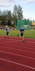 Ossi Arasalon ja Olli Verkaman loppukiritaistelu M 800m kisassa. Arasalo voitti lajin ajalla 2.03,39, Verkama toiseksi ajalla 2.04,19.