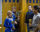Komean pokaalin noutivat 8-9 vuotiaiden vastuuvalmentaja Elina Toivola ja nuori urheilijalupaus Ruth Toivola.