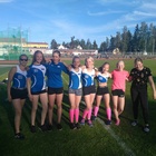 HSUn 12-15v urheilijat Laura Ylönen (vas.), Elsa Mattila, Lotta Lamminen, Sissi Kaksonen, Elsa Pinola, Vilma Sorola, Anni Huttunen ja Sara Jousimaa yhteiskuvassa kisojen jälkeen.