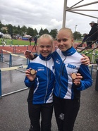 Kiia Brandes (vas.) ja Emma Rovasalo puolustavat viimevuoden seiväshypyn parikilpailun SM-kultaansa ja Emma henkilökohtaista SM-kultaa