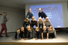HSUn 12-15v kilparyhmä esitti tapahtumassa kolmikerroksisen ihmispyramidin

Kuva: Hanna Tarkiainen