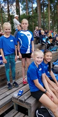Miisa Virtanen, Senni Koski, Linnea Teivaanmäki ja Janina Vuorenmaa juoksivat T11 4x50m viestissä