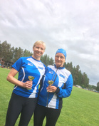 Mia Kemppainen ja Sinikka Simola 400m pokaalit