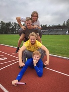 Aapo (ylh.), Niilo, Jermu ja Ilmari juoksevat M19-sarjassa kaksi viestimatkaa 