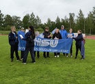 HSU:n sinnikkäimmät sissit sateisen kisan päätteeksi palkintojenjaossa