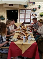 Tapasta... ettei vain nälkä pääse yllättämään :D