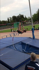 Emma Rovasalo ja Kiia Brandes avasivat kesän ratakautensa Turun tilastopajacupin seiväshypyssä