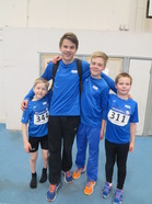 HSUn pojat pituusjärjestyksessä:)
Topias mittaili Marcuksen kanssa, olenko kasvanut?:)