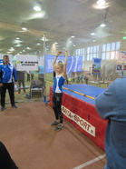 Kytsän silmät tarkkana kun Emma ponnistaa