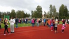Kenttä täyttyi pienistä urheilijalupauksista