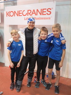 Valmentaja Maria ja pomppupojat