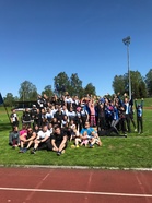 Kisan lopuksi kaikki seurat kokoontuivat yhteen palkintojenjaon ajaksi