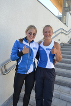 Siiri ja Maria tyytyväisinä seiväskarsinnan jälkeen.