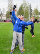 Pojilla omat höntsäliikkeet:)