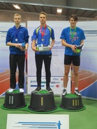 Poikien 60m voittajakolmikko