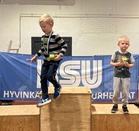 P5 Palkinnot. Tasapisteisiin otelleet Anton ja Arno