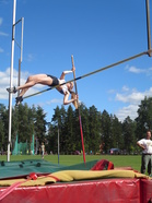 Iidan tyylinäyte seiväshypyssä. Oma ennätys 2.40!