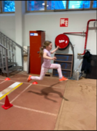 Olivia voitti T9 sarjan pituuden omalla ennätystuloksellaan. Kesän kisoissa varmasti vaihtuu ennätyksen metrilukema.