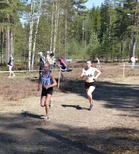 Mette kamppailee KUY:n Lauran kanssa