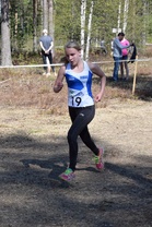 Emmi kiristää tahtia