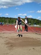 Aapon pituushypyn tyylinäyte.