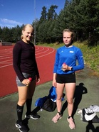 T15- sarjassa Moona Virtanen hyppäsi hopealle sekä kolmiloikassa (9,50m) että korkeushypyssä (1,40m). Isla Sokoff hyppäsi seiväshypyssä hopealle (2,90m), kultaa korkeushypyssä (140cm) ja pronssia pituudessa (4,68m).