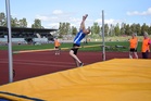 Juho ponnistaa