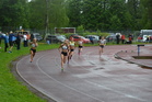 N17, Emma kiihdyttää sisäradalla.