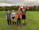 Yläasteiden sarjassa juoksivat Marusa Hupli (vas.), Piia Romppainen sekä Santeri ja Rasmus Ahoniemi